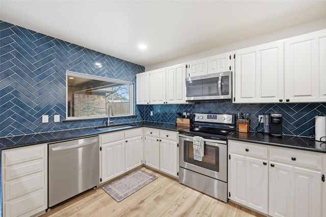 3910 Firethorn Drive, Arlington, TX 76017