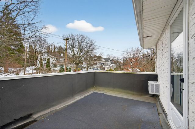 21 Lawrence Place, Pelham, NY 10803