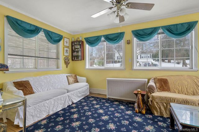 21 Lawrence Place, Pelham, NY 10803