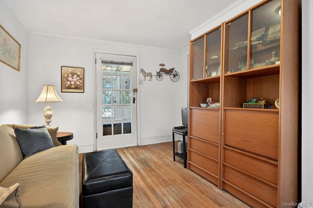 21 Lawrence Place, Pelham, NY 10803