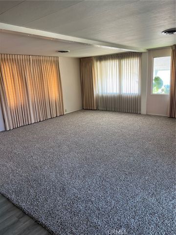 900 W Johnston, Hemet, CA 92543