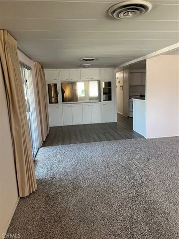 900 W Johnston, Hemet, CA 92543