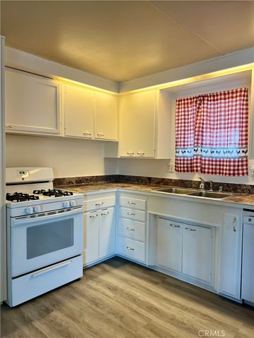 900 W Johnston, Hemet, CA 92543