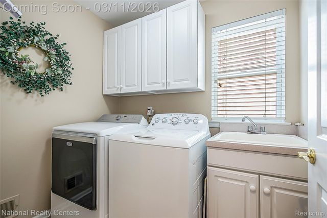 5451 Wentworth Drive, Commerce Charter Township, MI 48382