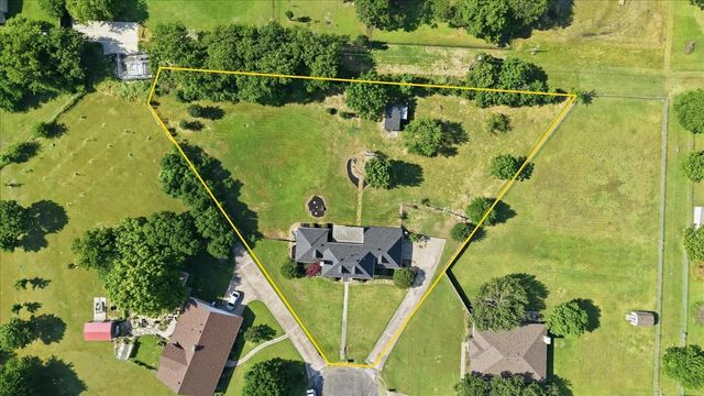 108 Stones Court, Waxahachie, TX 75165