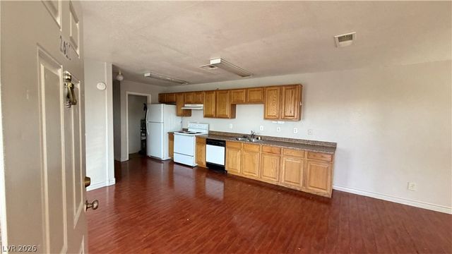 2001 WINWOOD Street 201C, Las Vegas, NV 89108
