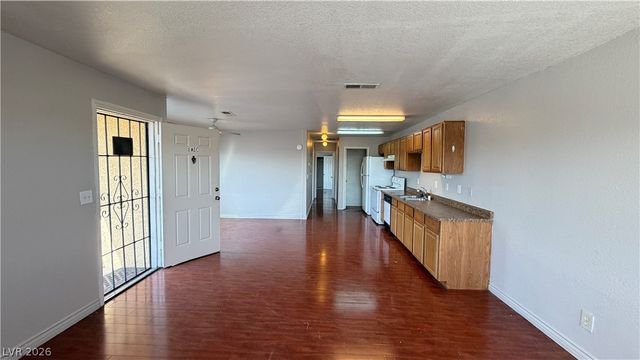 2001 WINWOOD Street 201C, Las Vegas, NV 89108