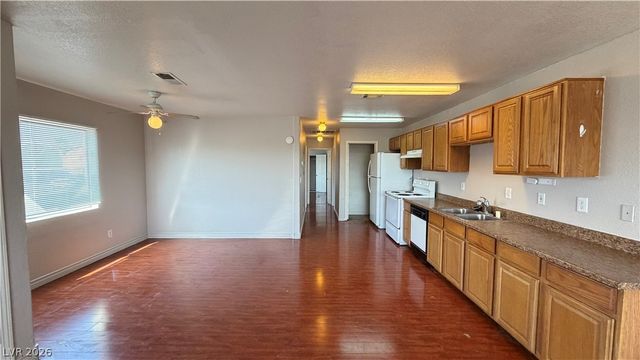 2001 WINWOOD Street 201C, Las Vegas, NV 89108