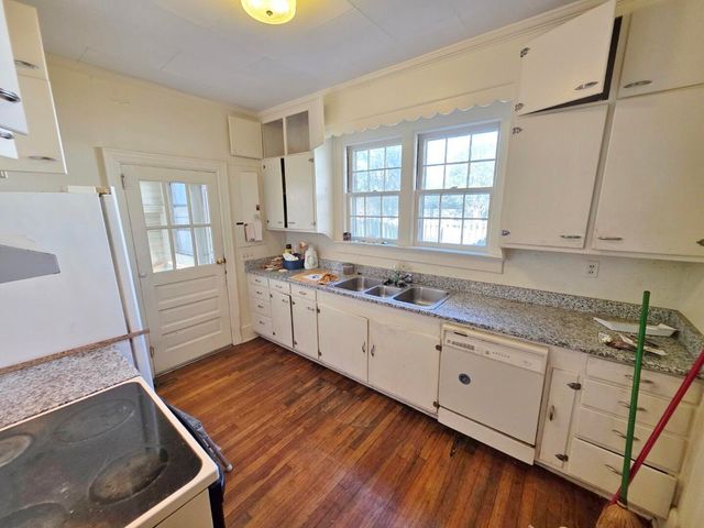 1107 Gilmore Avenue, Holly Hill, SC 29059