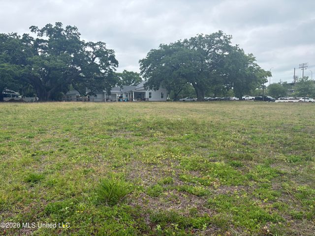 950 - 956 Beach Boulevard, Biloxi, MS 39530