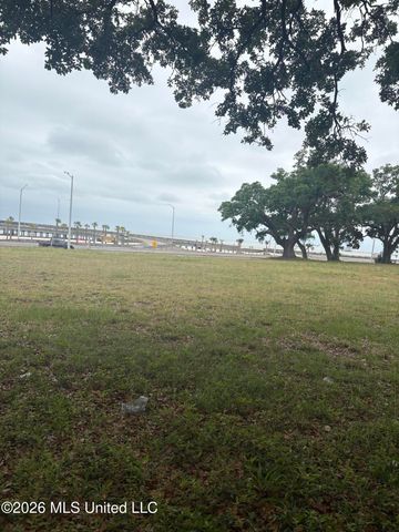 950 - 956 Beach Boulevard, Biloxi, MS 39530