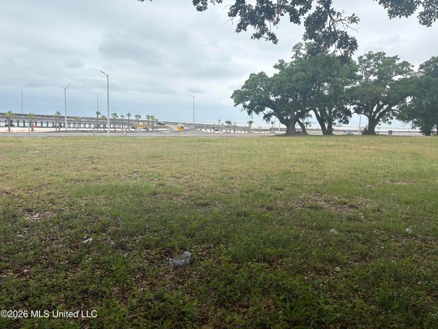 950 - 956 Beach Boulevard, Biloxi, MS 39530
