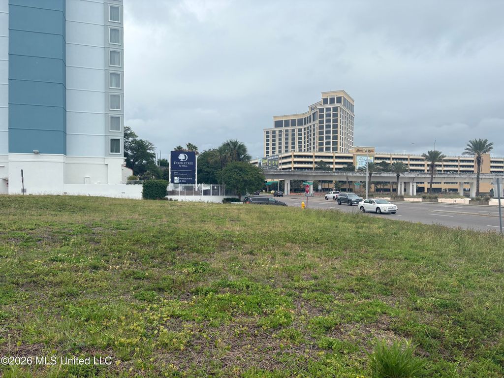 950 - 956 Beach Boulevard, Biloxi, MS 39530
