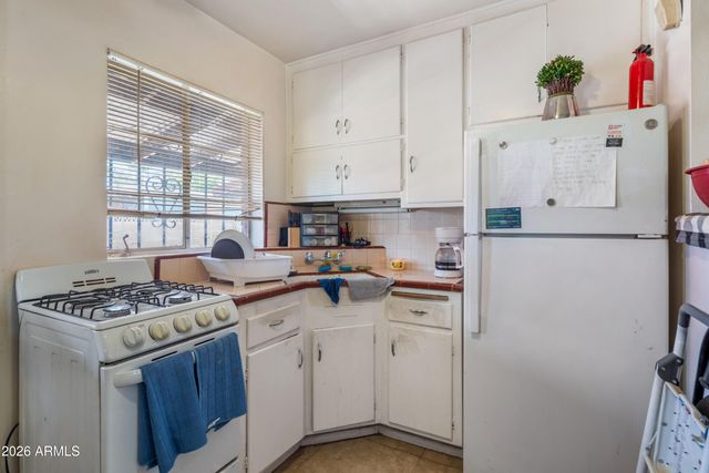 940 E ROSE Lane, Phoenix, AZ 85014