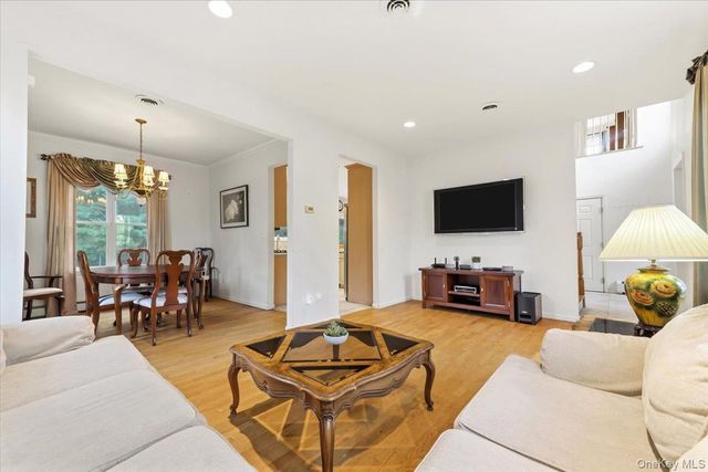 5 Dennis McHugh Court, Tappan, NY 10983