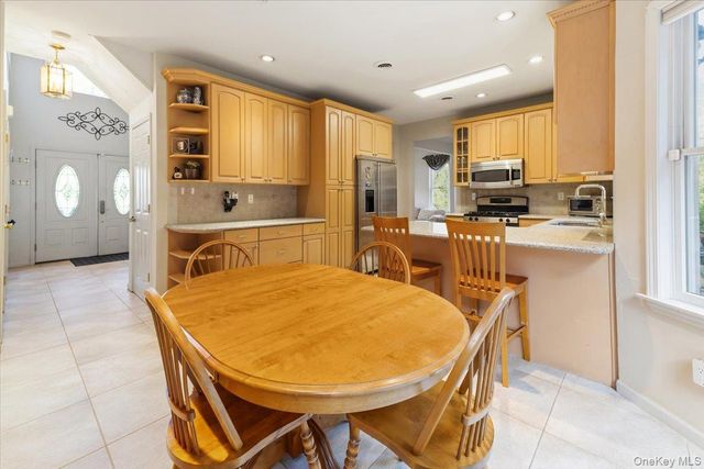 5 Dennis McHugh Court, Tappan, NY 10983