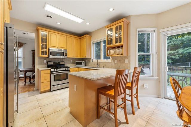 5 Dennis McHugh Court, Tappan, NY 10983