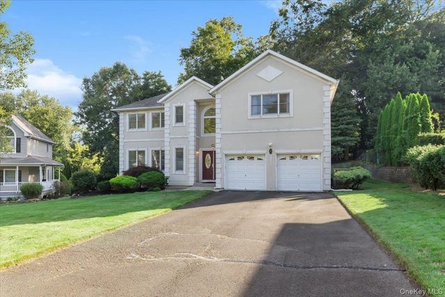 5 Dennis McHugh Court, Tappan, NY 10983
