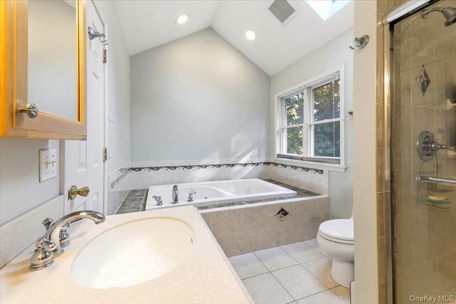 5 Dennis McHugh Court, Tappan, NY 10983