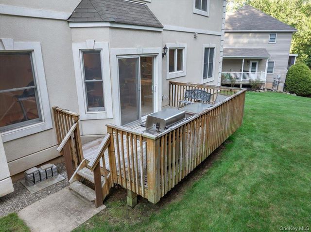 5 Dennis McHugh Court, Tappan, NY 10983