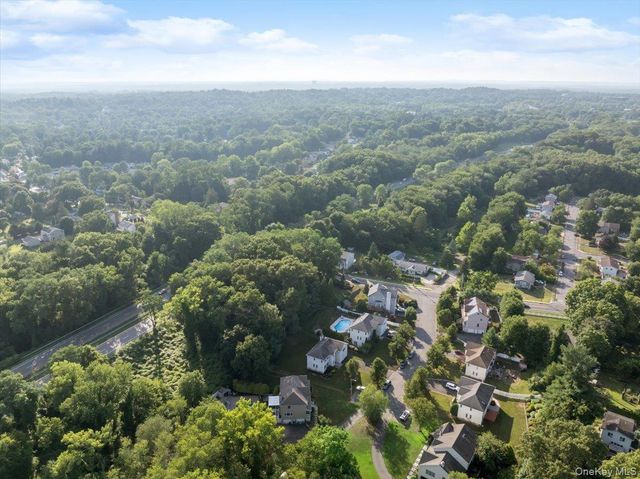 5 Dennis McHugh Court, Tappan, NY 10983