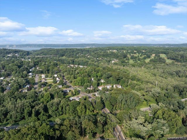 5 Dennis McHugh Court, Tappan, NY 10983