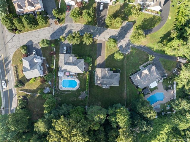5 Dennis McHugh Court, Tappan, NY 10983