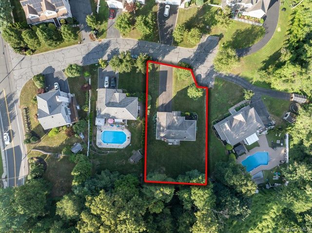 5 Dennis McHugh Court, Tappan, NY 10983