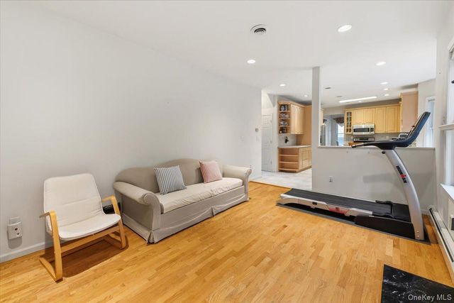 5 Dennis McHugh Court, Tappan, NY 10983