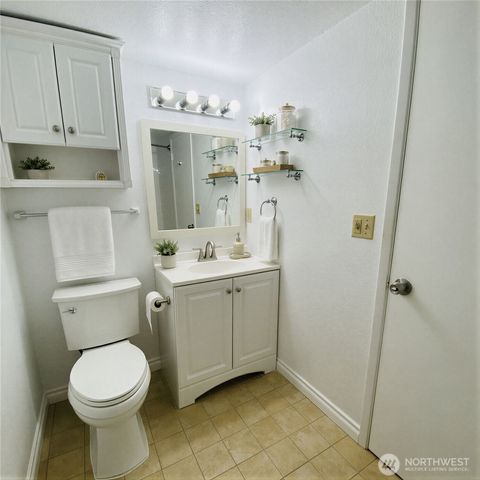 8848 Interlake Avenue N, Seattle, WA 98103