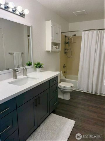 8848 Interlake Avenue N, Seattle, WA 98103