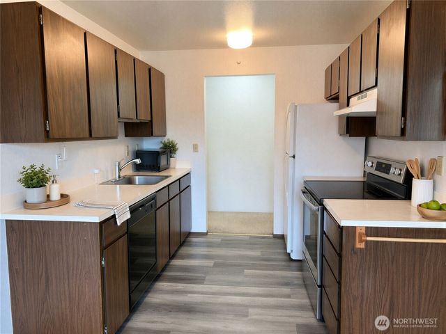 8848 Interlake Avenue N, Seattle, WA 98103