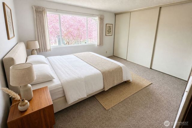 8848 Interlake Avenue N, Seattle, WA 98103