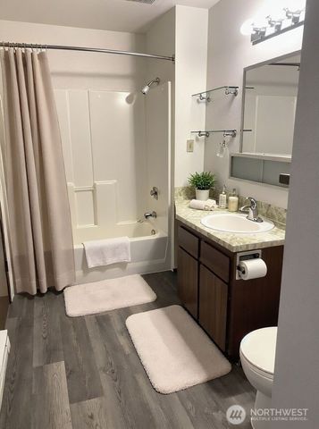 8848 Interlake Avenue N, Seattle, WA 98103