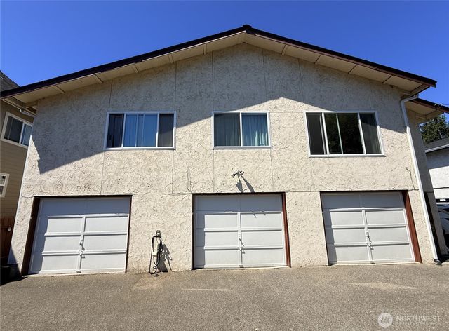 8848 Interlake Avenue N, Seattle, WA 98103