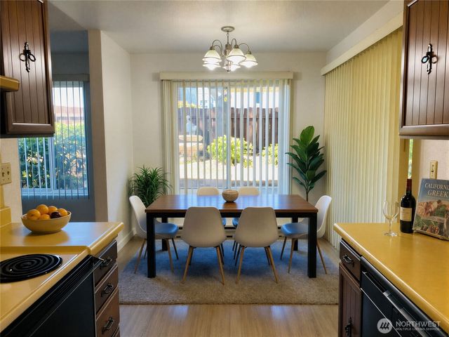 8848 Interlake Avenue N, Seattle, WA 98103