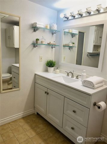 8848 Interlake Avenue N, Seattle, WA 98103