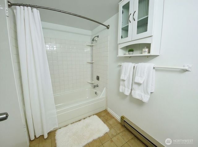 8848 Interlake Avenue N, Seattle, WA 98103