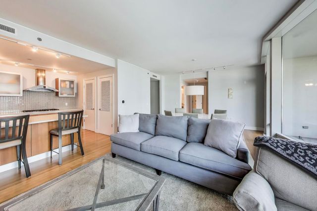 340 E RANDOLPH Street 1002, Chicago, IL 60601