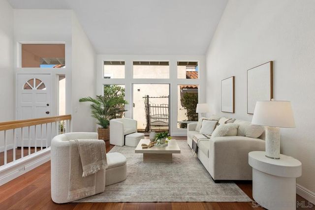 11440 Caminito Corriente, San Diego, CA 92128