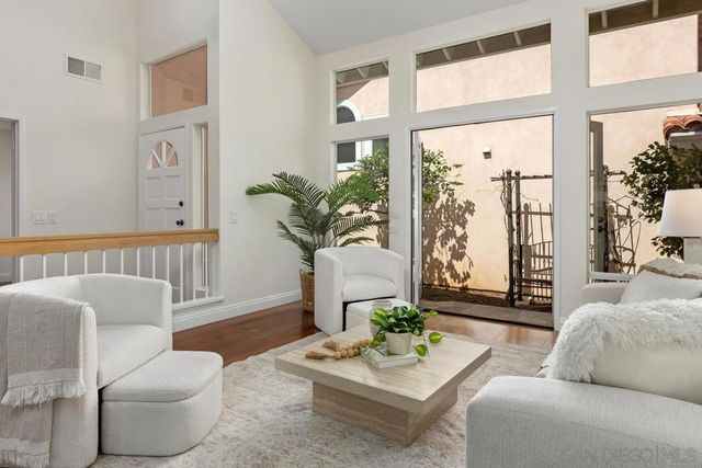 11440 Caminito Corriente, San Diego, CA 92128