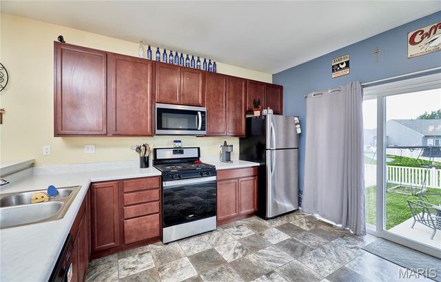 212 Barrington Ridge Lane, Wentzville, MO 63385