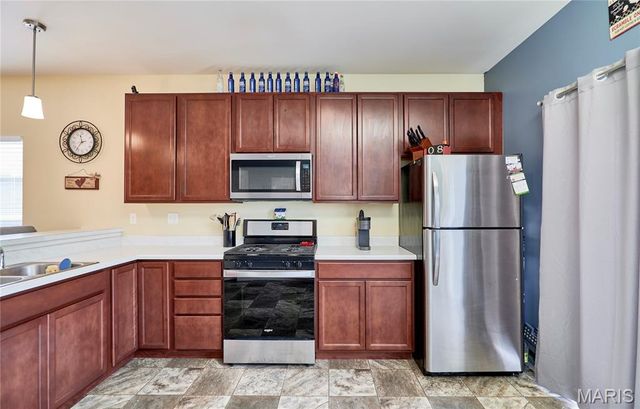 212 Barrington Ridge Lane, Wentzville, MO 63385