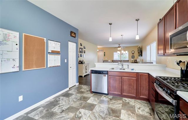 212 Barrington Ridge Lane, Wentzville, MO 63385