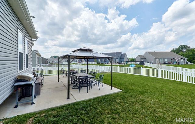 212 Barrington Ridge Lane, Wentzville, MO 63385