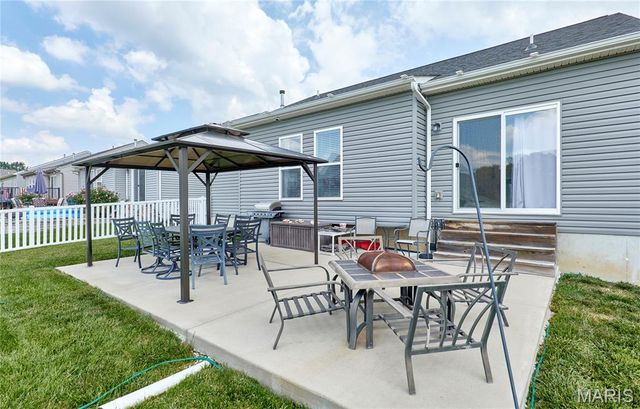 212 Barrington Ridge Lane, Wentzville, MO 63385