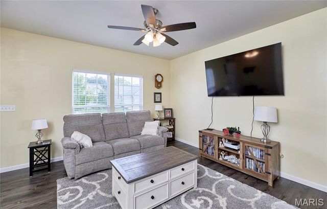 212 Barrington Ridge Lane, Wentzville, MO 63385