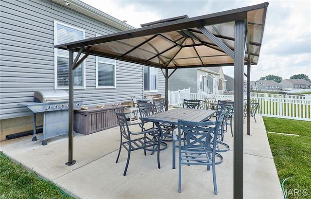 212 Barrington Ridge Lane, Wentzville, MO 63385