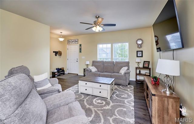 212 Barrington Ridge Lane, Wentzville, MO 63385