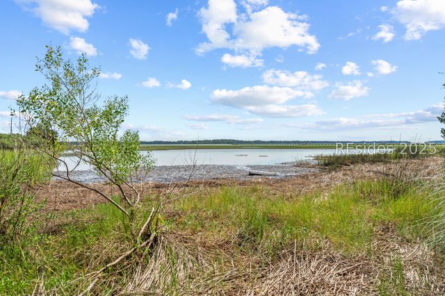 12 Pine Island Rd, Bluffton, SC 29910